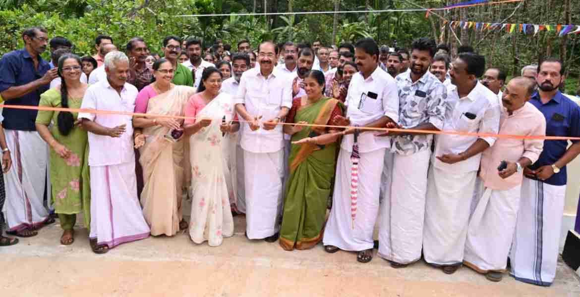 കൊളക്കാട് - നിരപ്പേല്‍മല പാലം മന്ത്രി സണ്ണി ജോസഫ് നാടിന് സമര്‍പ്പിച്ചു