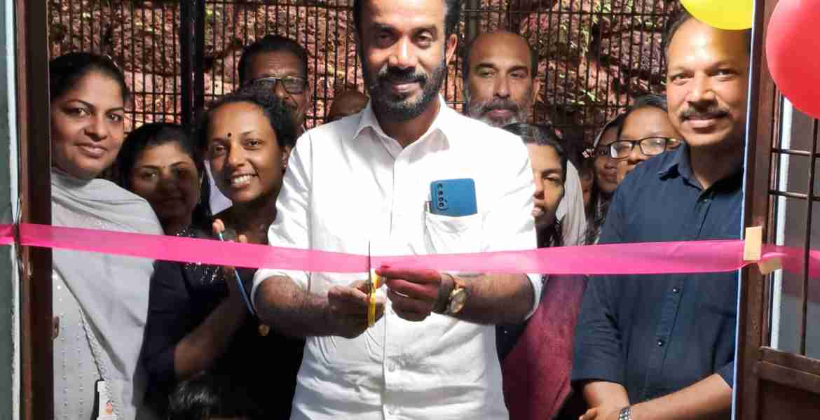 പിസി പാലം അങ്കണവാടി കം ക്രഷ് കാക്കൂർ ഗ്രാമപഞ്ചായത്ത് പ്രസിഡന്റ് സി എം ഷാജി ഉദ്ഘാടനം ചെയ്യുന്നു