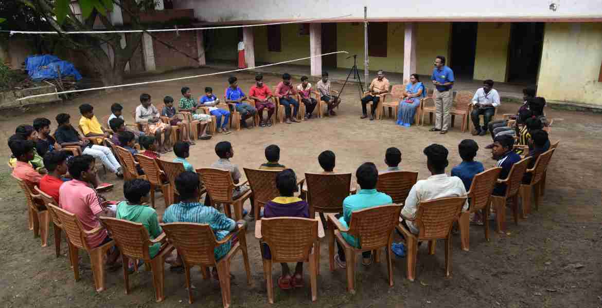 മറയൂര്‍ നാച്ചിവയലില്‍ വിദ്യാര്‍ത്ഥികള്‍ക്കായുള്ള ഹോസ്റ്റല്‍