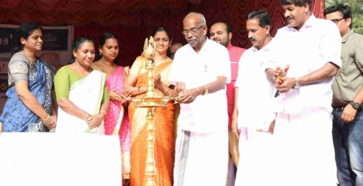 കനിവ് 108 സൗജന്യ ആംബുലന്‍സ് സേവനങ്ങളുടെ ജില്ലാതല ഉദ്ഘാടനച്ചടങ്ങില്‍  മന്ത്രി എം.എം മണി