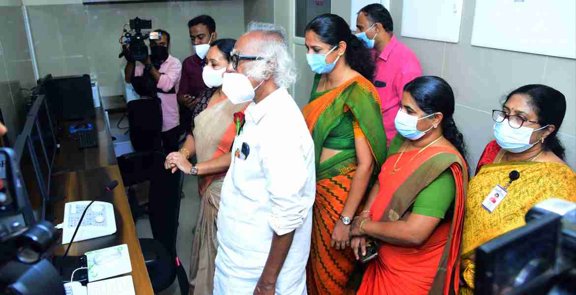  കണ്ണൂർ ജില്ലാ ആശുപത്രി കാത്ത് ലാബ്  ഉദ്ഘാടനം ആരോഗ്യ  വകുപ്പ് മന്ത്രി വീണാ ജോർജ്ജ് ഉദ്ഘാടനം ചെയ്യുന്നു