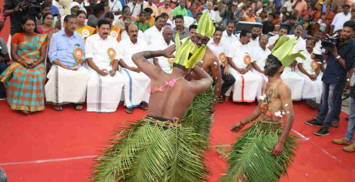 കട്ടപ്പന ജില്ലാ പട്ടയമേള വേദിയിൽ അരങ്ങേറിയ ആദിവാസി കൂത്ത്...