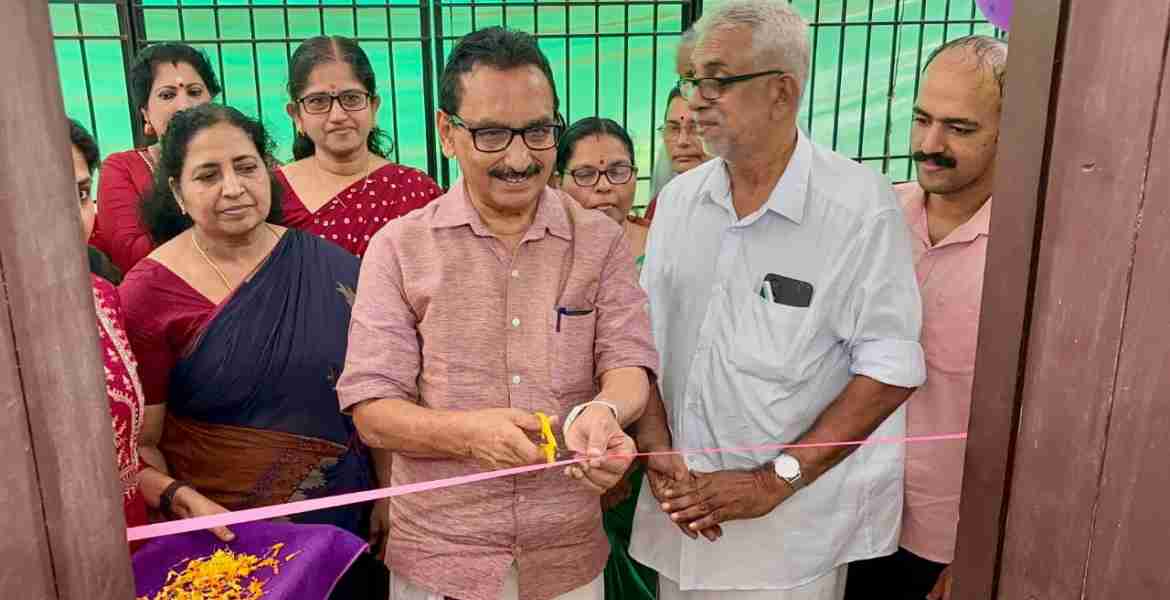 പാട്യത്ത് പഞ്ചകർമ്മ യൂണിറ്റ് കെ പി മോഹനൻ എംഎൽഎ ഉദ്ഘാടനം ചെയ്യുന്നു