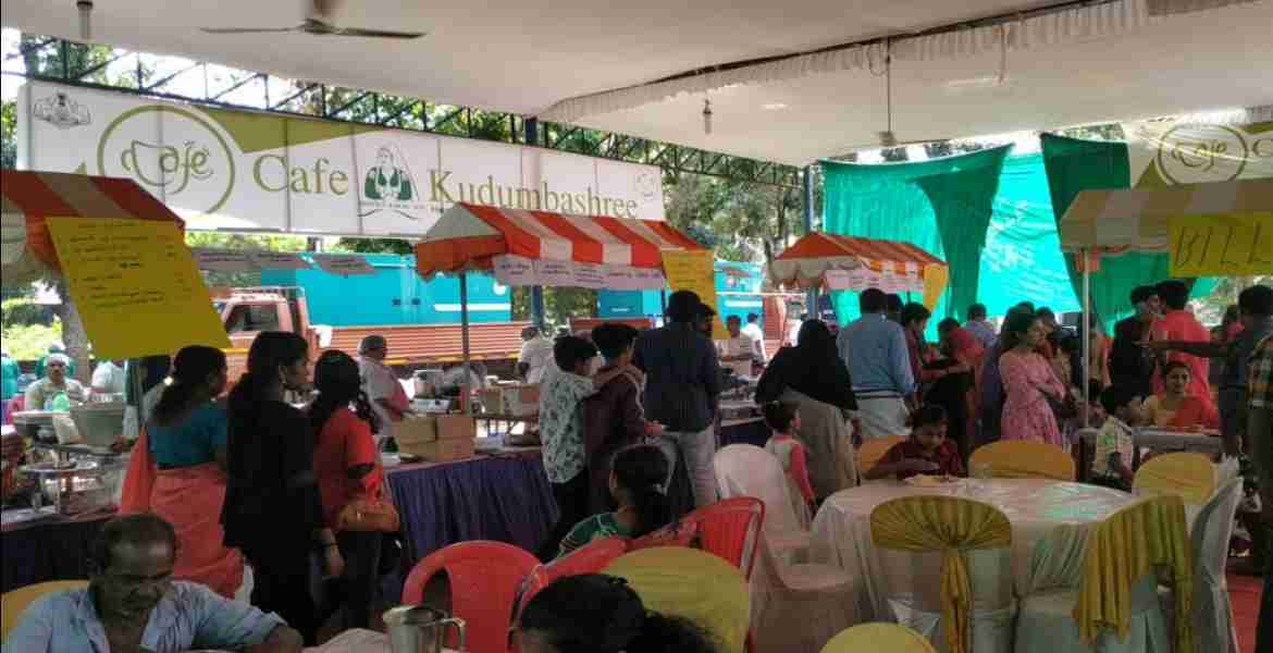 കുടുംബശ്രീ ഭക്ഷ്യമേളയില്‍ നിന്നും