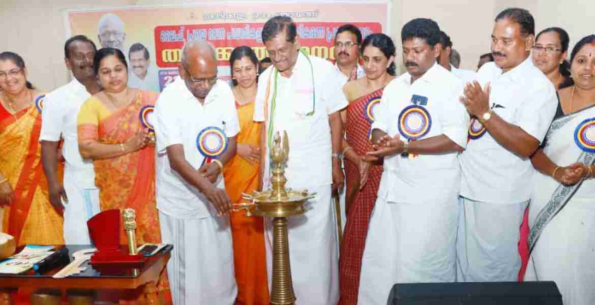 കോടിക്കുളം   ഗ്രാമപഞ്ചായത്തിലെ ലൈഫ് പദ്ധതി പ്രകാരം ഉള്ള  പൂർത്തീകരിച്ച വിവിധ പദ്ധതികളുടെ ഉദ്ഘാടന  നിർവ്വഹിക്കുന്ന വൈദ്യുതി വകുപ്പ് മന്ത്രി എംഎം മണി