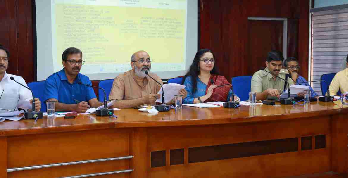 ഫോട്ടോ അടിക്കുറിപ്പ്- മാത്യു ടി തോമസ് എംഎല്‍എ- ജില്ലാ വികസന സമിതി യോഗത്തില്‍ അഡ്വ. മാത്യു ടി തോമസ് എംഎല്‍എ സംസാരിക്കുന്നു.