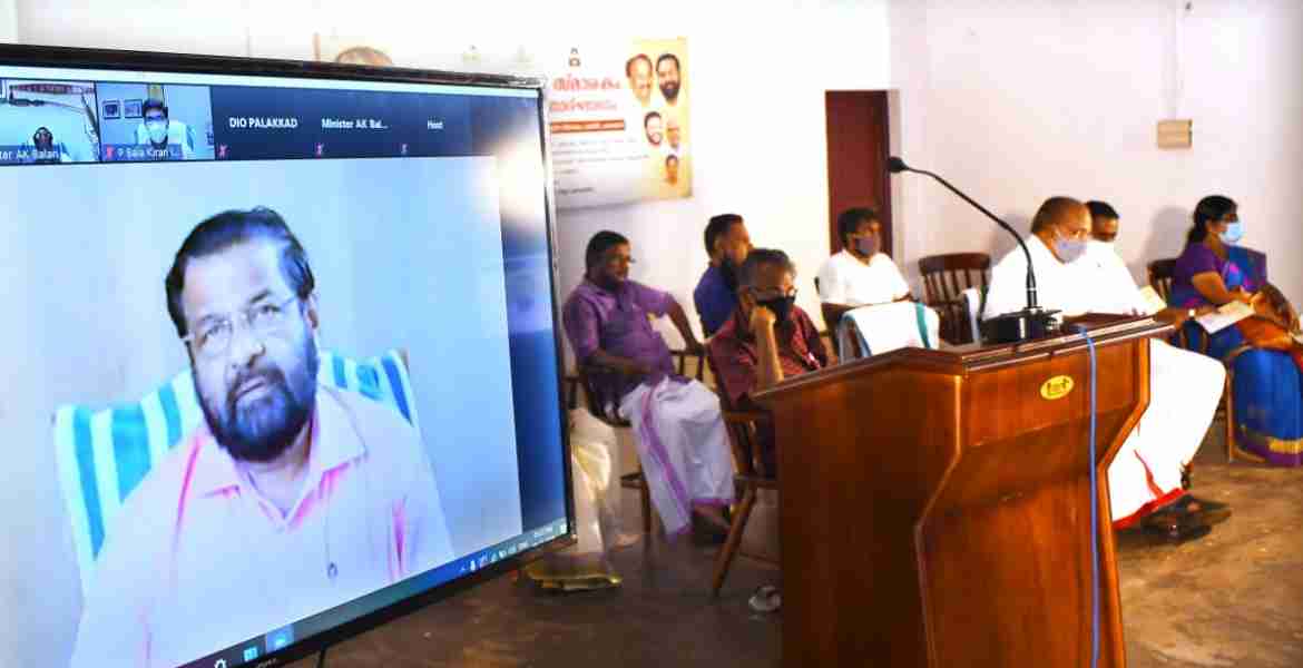 ലക്കിടി കുഞ്ചൻ നമ്പ്യാർ സ്മാരകത്തിലെ നാട്യഗൃഹം നവീകരണോദ്ഘാടനം ടൂറിസം വകുപ്പ് മന്ത്രി കടകംപള്ളി സുരേന്ദ്രൻ നിർവഹിക്കുന്നു.