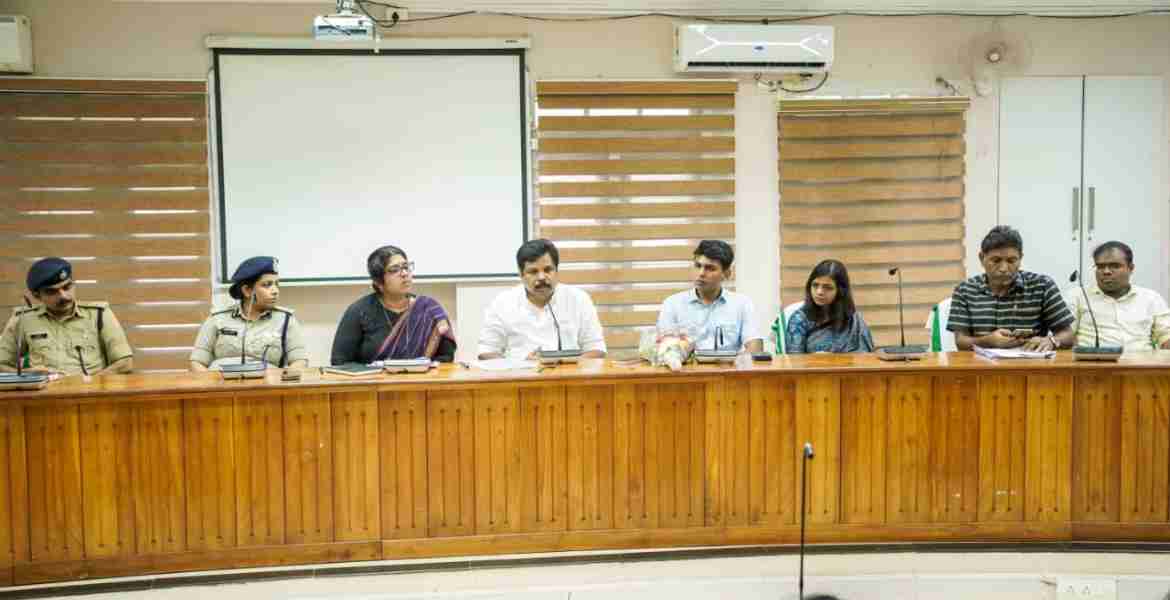 മഴക്കാല മുന്നൊരുക്ക പ്രവര്‍ത്തനങ്ങള്‍ വിലയിരുത്തുന്നതിനായി കളക്ടറേറ്റ് കോണ്‍ഫറന്‍സ് ഹാളില്‍ ചേര്‍ന്ന യോഗത്തില്‍ മന്ത്രി എ പി അനില്‍കുമാര്‍ സംസാരിക്കുന്നു
