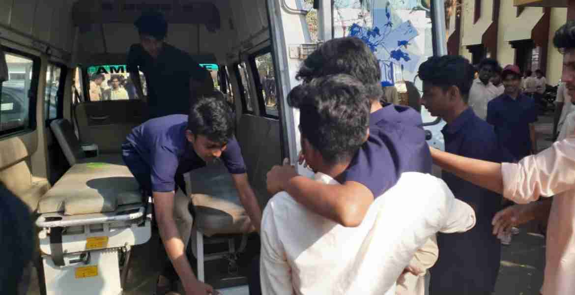 ദുരന്തനിവാരണ ദിനാചരണത്തിന്റെ ഭാഗമായി തൊടുപുഴ അഗ്നി രക്ഷാ നിലയത്തിന്റെ അഭിമുഖ്യത്തിൽ മുട്ടം പോളിടെക്നിക്കിൽ സംഘടിപ്പിച്ച മോക്ഡ്രില്ലിൽ നിന്നും