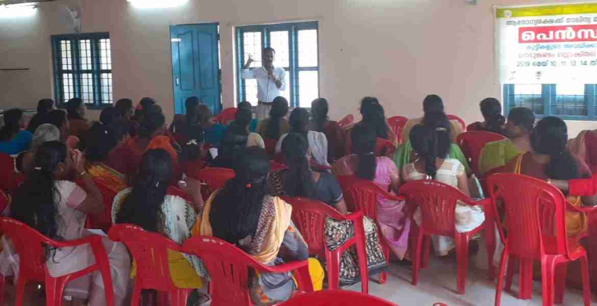 പെന്‍സില്‍ പരിശീലന പരിപാടിയില്‍ നിന്ന്...