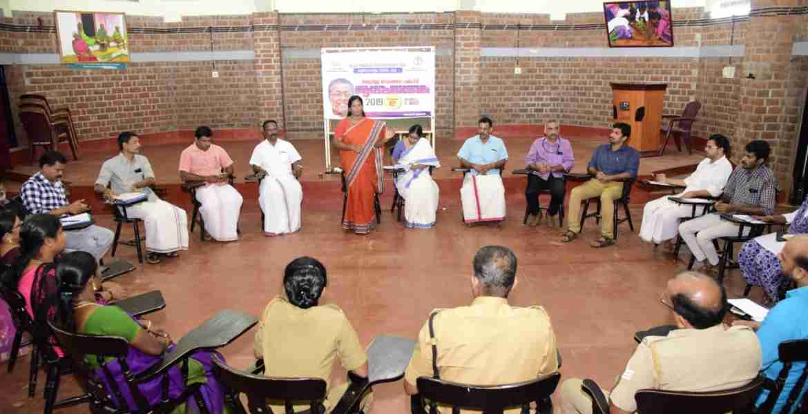  അട്ടപ്പാടി കിലയില്‍ ചേര്‍ന്ന സംഘാടക സമിതി യോഗത്തില്‍ ജില്ലാ പഞ്ചായത്ത് പ്രസിഡന്റ് അഡ്വ.കെ ശാന്തകുമാരി അധ്യക്ഷതവഹിച്ച് സംസാരിക്കുന്നു