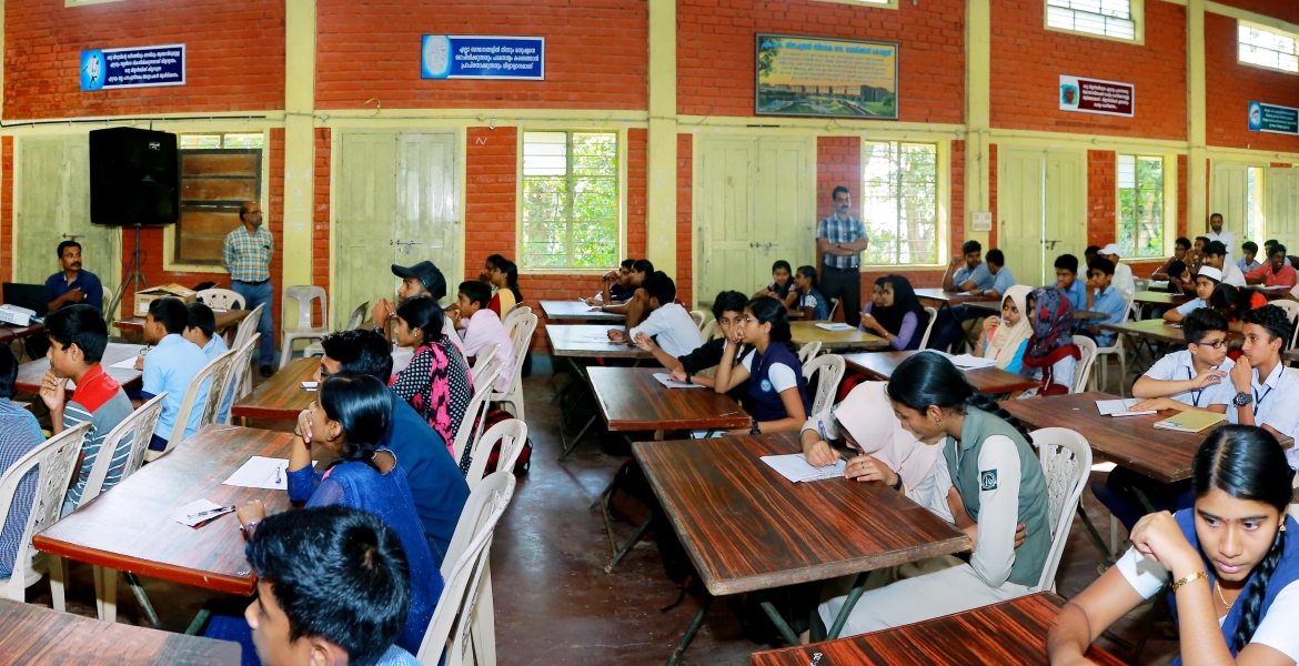 തിരഞ്ഞെടുപ്പ് നടപടിക്രമങ്ങളെക്കുറിച്ച് എസ്.കെ.എം.ജെ.ജൂബിലി ഹാളില്‍   തെരഞ്ഞെടുപ്പ് കമ്മീഷന്റെ ആഭിമുഖ്യത്തില്‍ നടന്ന ക്വീസ് മത്സരം
