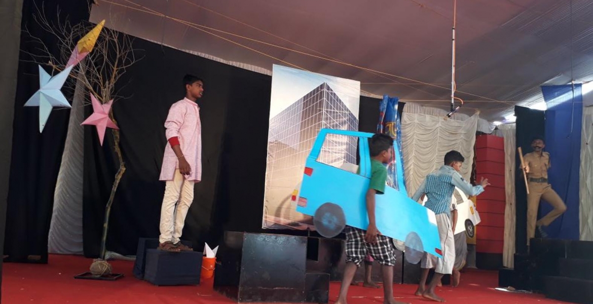 കാഞ്ഞങ്ങാട് നടക്കുന്ന സര്‍ഗോത്സവത്തില്‍ നാടക മത്സരത്തില്‍ നിന്നുളള ദൃശ്യം. 