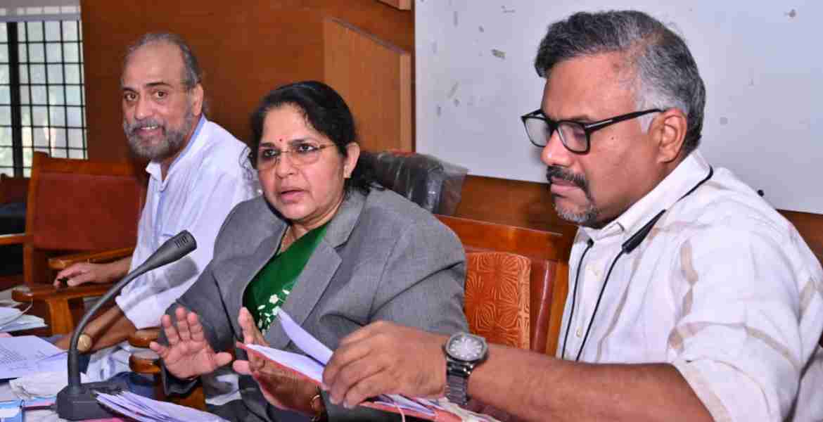 കണ്ണൂര്‍ വിമാനത്താവളത്തിലെ അന്താരാഷ്ട്ര സര്‍വീസുകള്‍:  റിപ്പോര്‍ട്ട് തേടു മെന്ന് പ്രവാസി കമ്മീഷന്‍ 