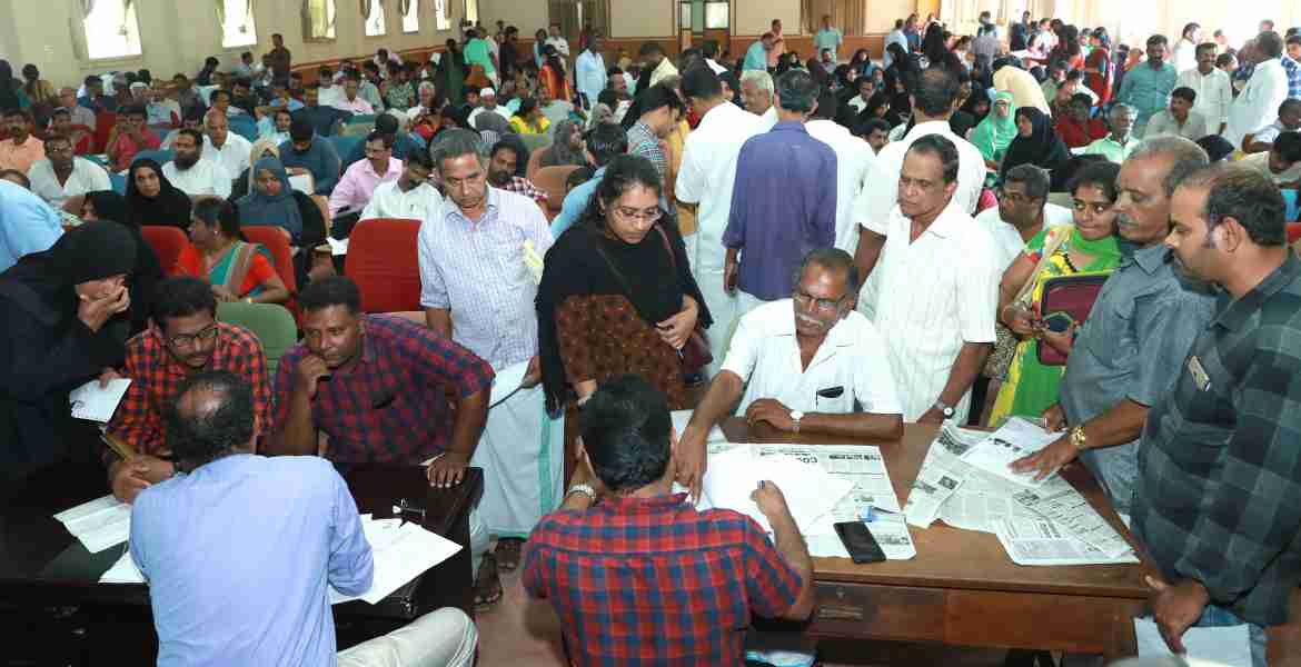 തീര തേശ നിയമലംഘനവുമായി കണ്ണൂര്‍ കലക്ട്രേറ്റ് ഓഡിറ്റോറിയത്തില്‍ നടന്ന പബ്ലിക് ഹിയറിങ്ങില്‍ നിന്ന്‌