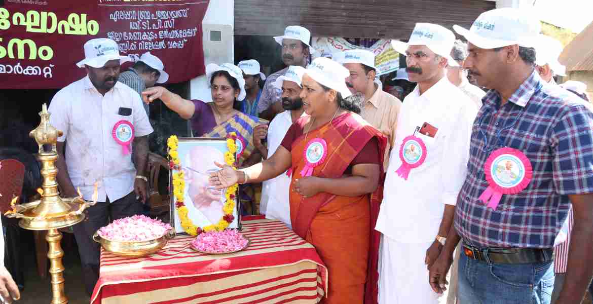 പീരുമേട് എം.എൽ എ ഇ.എസ് ബിജിമോള്‍ ഗാന്ധിജയന്തി വാരാഘോഷവും ഒറ്റത്തവണ മെഗാശുചീകരണ പരിപാടിയും ഉദ്ഘാടനം ചെയ്തു
