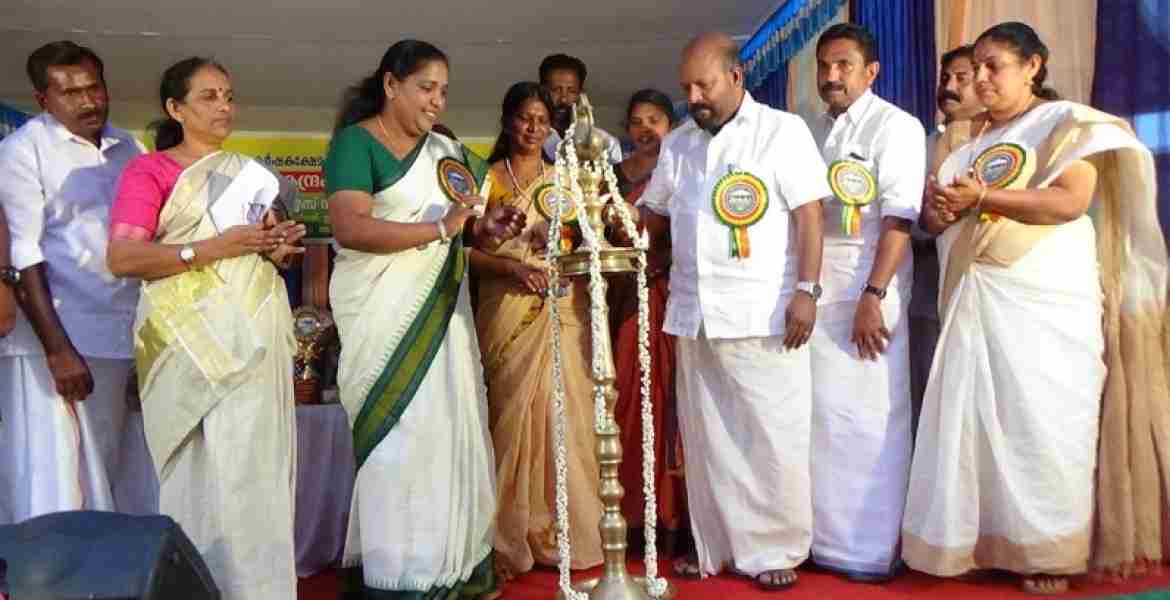 വണ്ടിപ്പെരിയാര്‍ കൃഷിഫാമില്‍ നിര്‍മ്മിക്കുന്ന പദ്ധതിയുടെ ആദ്യഘട്ട ഉദ്ഘാടനം വി.എസ് സുനില്‍കുമാര്‍ നിര്‍വ്വഹിക്കുന്നു. 