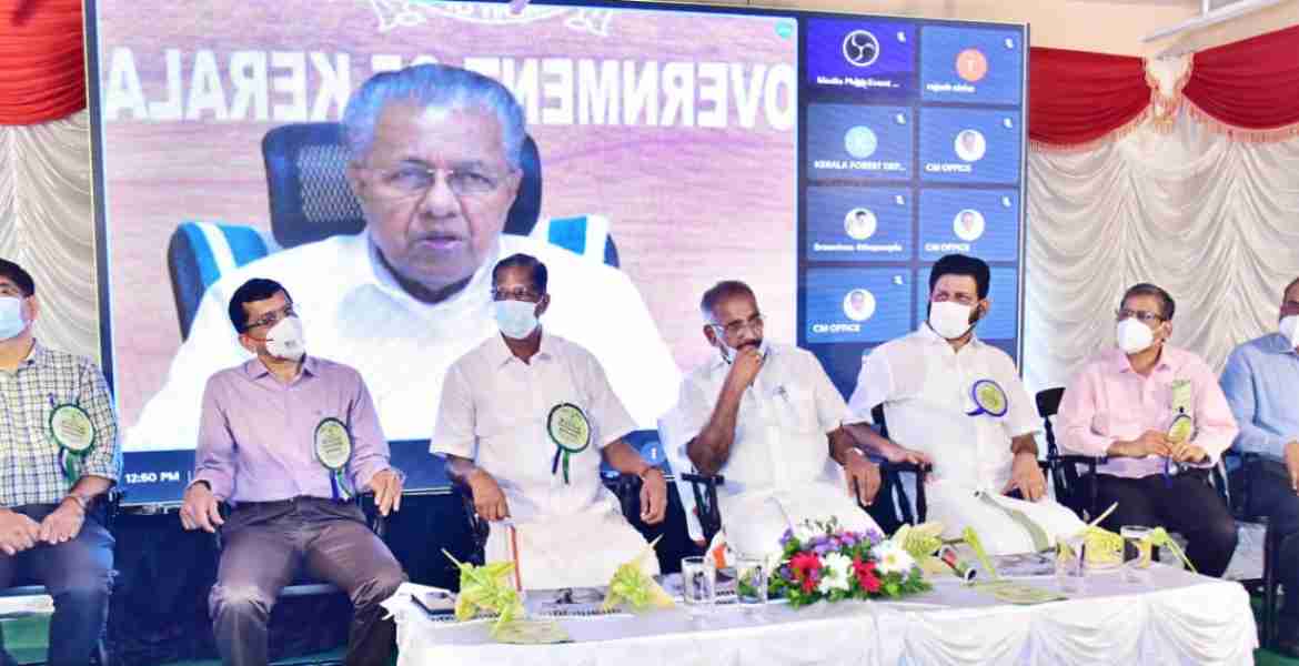 വനമേഖലകളിൽ ആവാസ വ്യവസ്ഥ നിലനിര്‍ത്താനുള്ള പ്രവര്‍ത്തനങ്ങള്‍ സജീവം: മുഖ്യമന്ത്രി 
