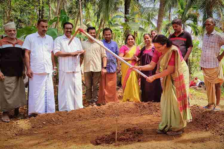 ജലസേചന കിണർ നിർമ്മാണം തുടങ്ങി