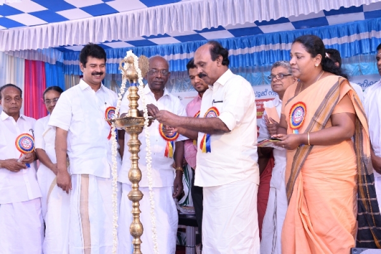  ഉടമ്പന്‍ചോല താലൂക്ക് ഓഫീസിലെ  മിനി സിവില്‍ സ്റ്റേഷന്റെ പ്രവര്‍ത്തനോദ്ഘാടനം റവന്യൂ വകുപ്പ് മന്ത്രി ഇ.ചന്ദ്രശേഖരന്‍ നിര്‍വഹിക്കുു.
