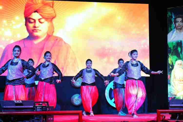 സംസ്ഥാന ബാലസാഹിത്യ ഇന്‍സ്‌ററിറ്റിയൂട്ടും ജില്ലാ ഭരണകൂടവും ചേര്‍ന്ന് സംഘടിപ്പിച്ച വിവേകാനന്ദസ്പര്‍ശം നൃത്ത സന്ധ്യയില്‍ നിന്ന്