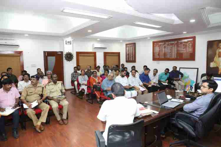 മഴക്കാല മുന്നൊരുക്ക പ്രവര്‍ത്തനങ്ങളുടെ ഭാഗമായി ജില്ലാ കലക്ടര്‍ സ്‌നേഹില്‍ കുമാര്‍ സിങ്ങിന്റെ അധ്യക്ഷതയില്‍ ചേര്‍ന്ന വിവിധ വകുപ്പുകളുടെ ഏകോപന യോഗം