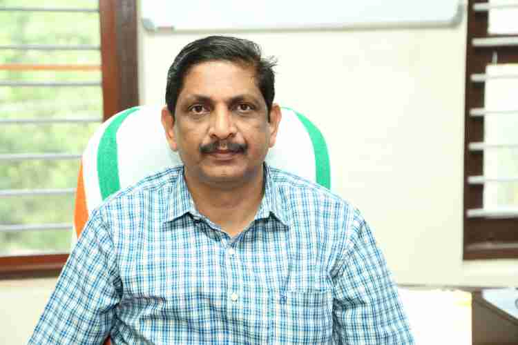 ജില്ലയില്‍ പുതുതായി നിയമിതനായ കലക്ടര്‍ എച്ച്. ദിനേശന്‍