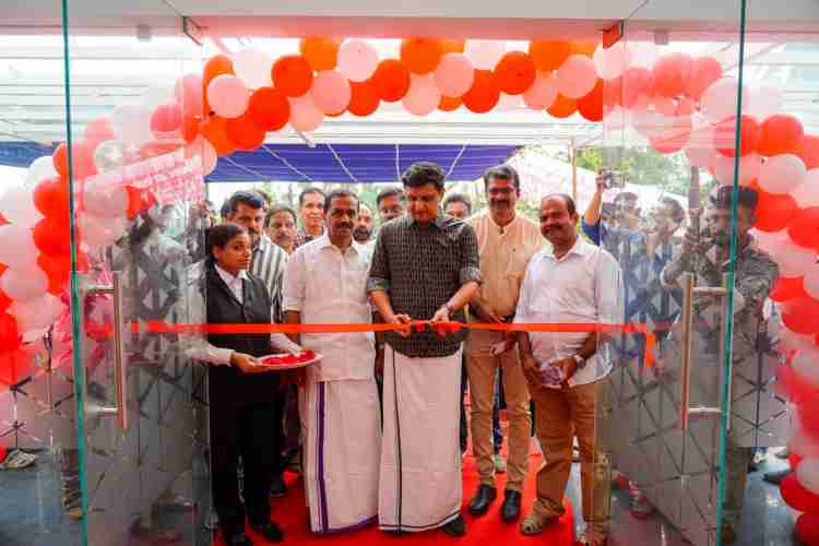 ഫുഡ് ക്രാഫ്റ്റ് ഇൻസ്റ്റിറ്റ്യൂട്ട് പുതിയ കെട്ടിടത്തിന്റെ ഉദ്ഘാടനം മന്ത്രി മുഹമ്മദ്‌ റിയാസ് നിർവഹിക്കുന്നു