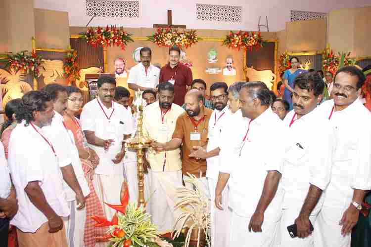 ആത്മ, കൃഷി വകുപ്പ് എന്നിവയുടെ സംയുക്താഭിമുഖ്യത്തില്‍ അടൂരില്‍ സംഘടിപ്പിച്ച കേദാരം 2017 സാങ്കേതിക വിജ്ഞാന സംഗമം കൃഷിമന്ത്രി വി.എസ്.സുനില്‍കുമാര്‍ ഉദ്ഘാടനം ചെയ്യുന്നു.