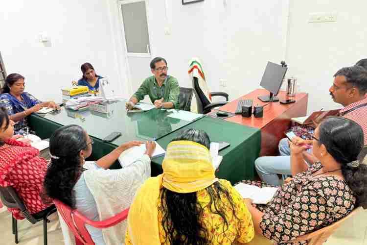 നിയമസഭ തെരഞ്ഞെടുപ്പില്‍ ഫറോക്ക് നഗരസഭയിലെ എല്ലാ ബൂത്തുകളിലും ഹരിതചട്ടം കര്‍ശനമായി നടപ്പാക്കുന്നതിന്റെ ഭാഗമായി ചേര്‍ന്ന യോഗം