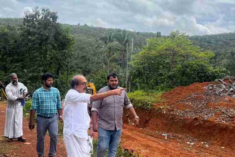 കുറ്റ്യാടി  എം എൽ എ യുടെ നേതൃത്വത്തിൽ മണിമല പാർക്ക് സന്ദർശിച്ചപ്പോൾ