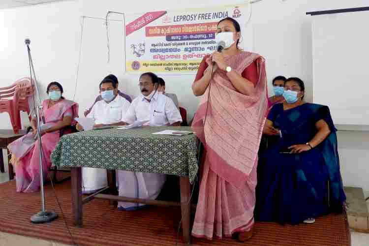 ദേശീയ കുഷ്ഠരോഗ പക്ഷാചരണത്തിന്റെ ജില്ലാതല ഉദ്ഘാടനം ഓമല്ലൂരില്‍ നിര്‍വഹിച്ച് വീണാ ജോര്‍ജ് എംഎല്‍എ സംസാരിക്കുന്നു. 