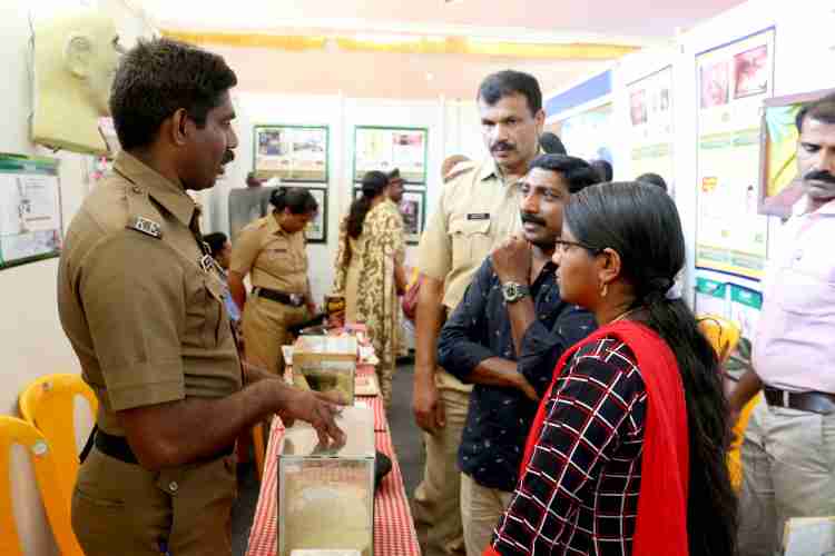 എക്സൈസ് വകുപ്പിന്റെ സ്റ്റോള്