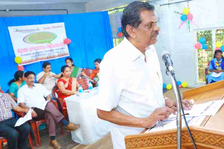 ചിത്രം; ഹലോ ഇംഗ്ലീഷ് പദ്ധതിയുടെ ജില്ലാതല ഉദ്ഘാടനം തൊടുപുഴ ചുങ്കം സെന്റ് ജോസഫ് യൂ.പി സ്‌കൂളില്‍ പി ജെ ജോസഫ് എംഎല്‍എ നിര്‍വഹിക്കുു