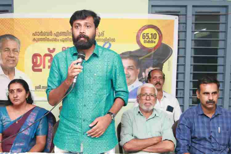 കുഞ്ഞിമംഗലം പുതിയ പുഴക്കര ചേനോളിമിൽ റോഡ്  നാടിന് സമർപ്പിച്ചു