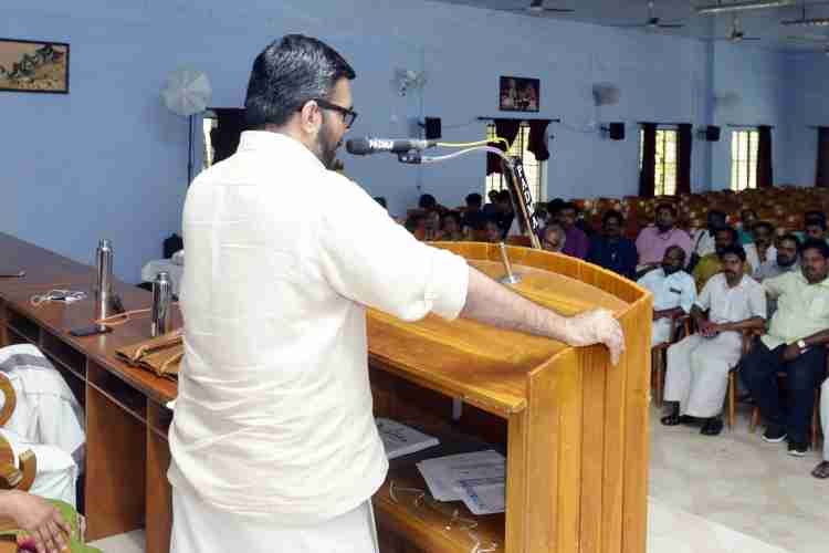 സംസ്ഥാന കേരളോത്സവം സംഘാടക സമിതി രൂപവത്കരണ യോഗം എം.ബി.രാജേഷ് എം.പി.ഉദ്ഘാടനം ചെയ്യുന്നു. 