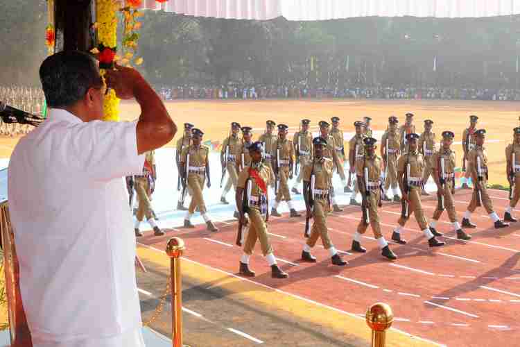 പൊതുജനങ്ങളോട് വിനയവും കൃത്യനിര്‍വഹണത്തില്‍