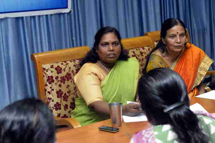 ജില്ലാ പഞ്ചായത്ത് സമ്മേളനഹാളില്‍ നടന്ന വനിത കമ്മീഷന്‍ അദാലത്ത്