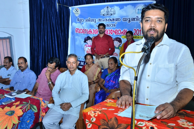ബാലാവകാശ വാരാഘോഷം ജില്ലാതല ഉദ്ഘാടനം  ഷാഫി പറമ്പില്‍ എം.എല്‍.എ നിര്‍വഹിക്കുന്നു.