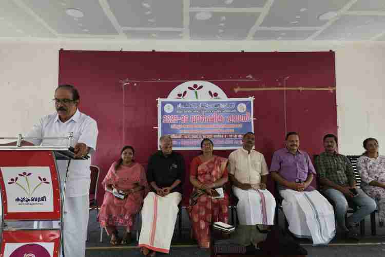 സര്‍ക്കാര്‍, എയ്ഡഡ് സ്‌കൂള്‍ അധ്യാപകര്‍ക്കായി സംഘടിപ്പിച്ച ഏകദിന പരിശീലനം ജില്ലാ പഞ്ചായത്ത് പ്രസിഡന്റ് ജോര്‍ജ് എബ്രഹാം ഉദ്ഘാടനം ചെയ്തു.