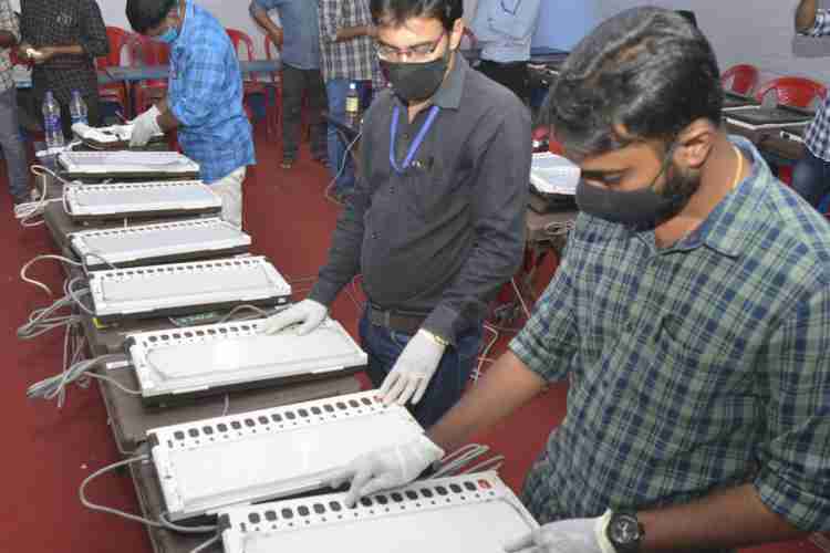 വോട്ടിംഗ് യന്ത്രങ്ങളുടെ പ്രവര്‍ത്തനക്ഷമത പരിശോധന അന്തിമഘട്ടത്തില്‍