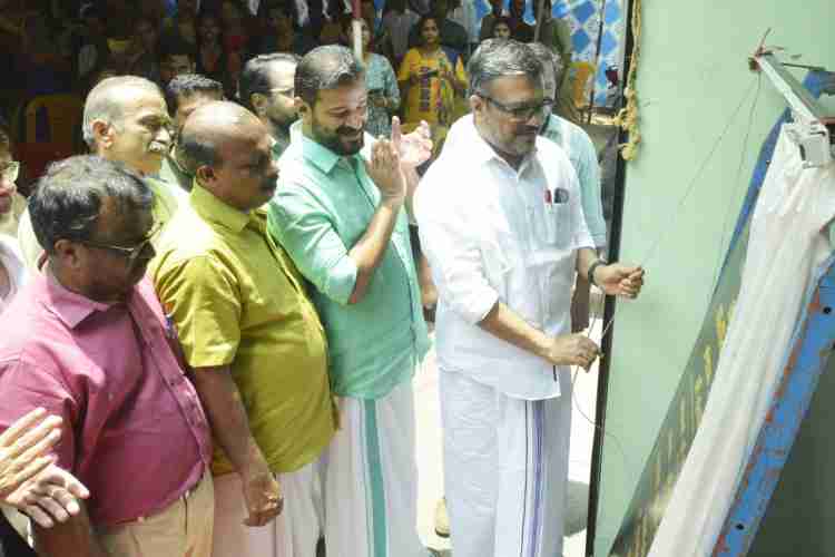 വടക്കാഞ്ചേരി നഗരസഭ ഖരമാലിന്യ സംസ്കരണ പ്ലാൻ്റ് ഉദ്ഘാടനം മന്ത്രി എം.ബി രാജേഷ് നിർവ്വഹിച്ചു.