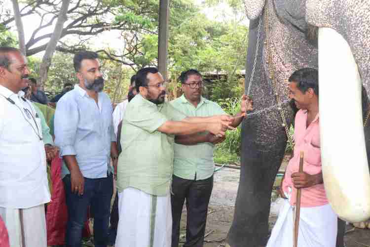 തൃശൂർ പൂരത്തോട് അനുബന്ധിച്ച് നടന്ന ആനകളുടെ ഫിറ്റ്നസ് പരിശോധന ഉദ്ഘാടനം മന്ത്രി ശ്രീ. കെ രാജൻ നിർവഹിച്ചു.