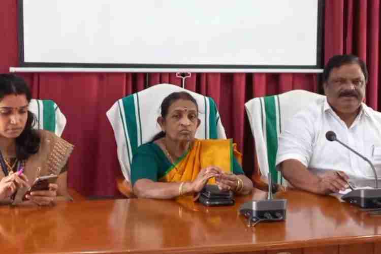 മാനന്തവാടി നഗരസഭ  മുൻസിപ്പൽ കൗൺസിൽ ഹാളിൽ വ്യാഴാഴ്ച ചേര്‍ന്ന ട്രാഫിക് റെഗുലേറ്ററി കമ്മിറ്റി യോഗം