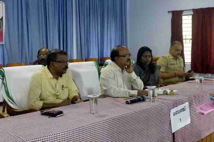 ജില്ലാ പഞ്ചായത്ത് ഹാളില്‍ നടന്ന പട്ടികജാതി-ഗോത്ര വര്‍ഗ്ഗ കമ്മീഷന്‍ അദാലത്ത്.