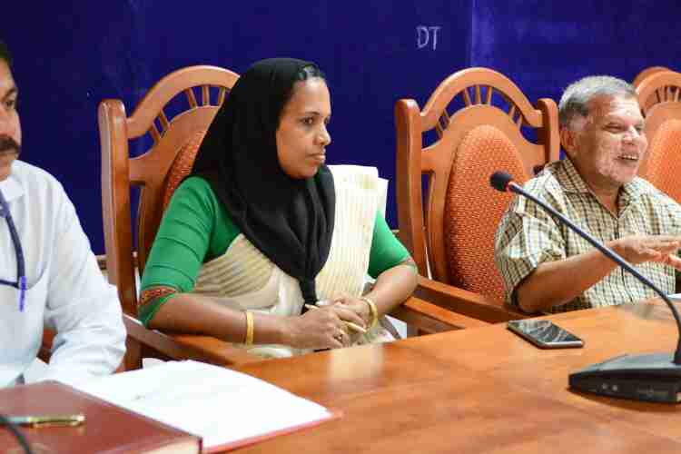  കോഫീ പാര്‍ക്കിന്റെ ഉദ്ഘാടനവുമായി ബന്ധപ്പെട്ട് ജില്ലാ ആസൂത്രണ ഭവനിലെ എ.പി.ജെ ഹാളില്‍ നടന്ന സ്വാഗതസംഘം രൂപീകരണ യോഗത്തില്‍ സി.കെ ശശീന്ദ്രന്‍ എം.എല്‍.എയുടെ  സംസാരിക്കുന്നു. 