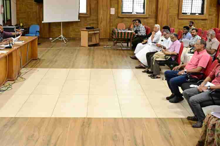 രജിസ്‌ട്രേഷൻ, പുരാവസ്തു മ്യൂസിയം വകുപ്പ് മന്ത്രി രാമചന്ദ്രൻ കടന്നപ്പള്ളിയുടെ അധ്യക്ഷതയിൽ കലക്ടറേറ്റ് ഓഡിറ്റോറിയത്തിൽ ചേർന്ന ഡിസ്ട്രിക്ട് മിനറൽ ഫൗണ്ടേഷൻ (ഡിഎംഎഫ്) ജനറൽ കൗൺസിൽ യോഗം
