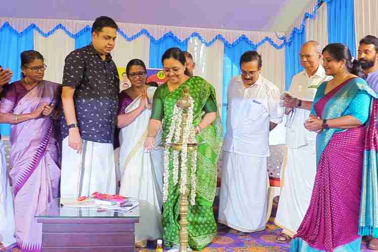 എരഞ്ഞോളി പഞ്ചായത്ത് കുടുംബാരോഗ്യ കേന്ദ്രം കെട്ടിടോദ്ഘാടനം   മലബാർ കാൻസർ സെന്റർ രാജ്യത്തിന്റെ ആരോഗ്യ ഭൂപടത്തിൽ കൈമുദ്ര പതിപ്പിച്ചു: മന്ത്രി വീണ ജോർജ്