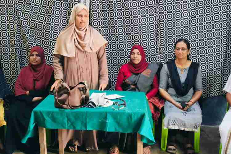 സൗജന്യ ഹോമിയോ മഴക്കാല പ്രതിരോധ ക്യാമ്പ് ഇരിക്കൂർ പഞ്ചായത്ത് പ്രസിഡന്റ് ടി പി ഫാത്തിമ ഉദ്ഘാടനം ചെയ്യുന്നു.