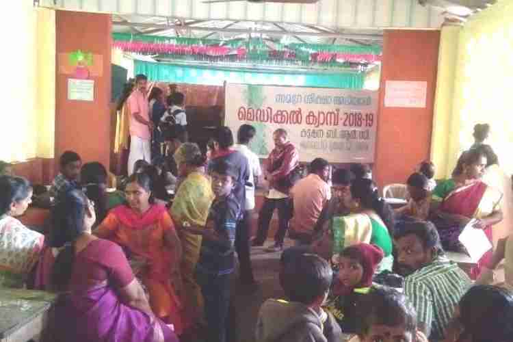 കട്ടപ്പന ബി.ആര്‍.സിയുടെ നേതൃത്വത്തില്‍ നടന്ന മെഡിക്കല്‍ ക്യാമ്പില്‍ ഡോക്ടര്‍മാര്‍ കു'ട്ടികളെ പരിശോധിക്കുന്നു.